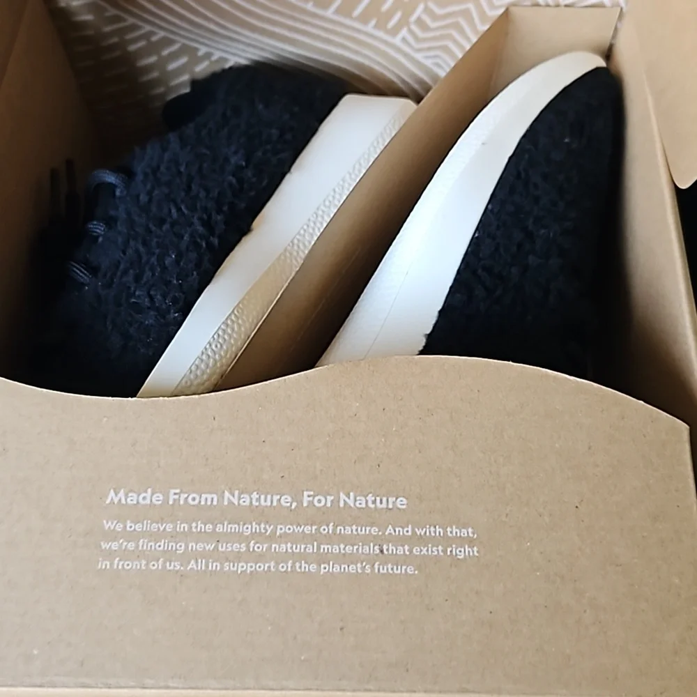 Allbirds,NIB, Mens 12,Wool Runner Fluff Natural Black